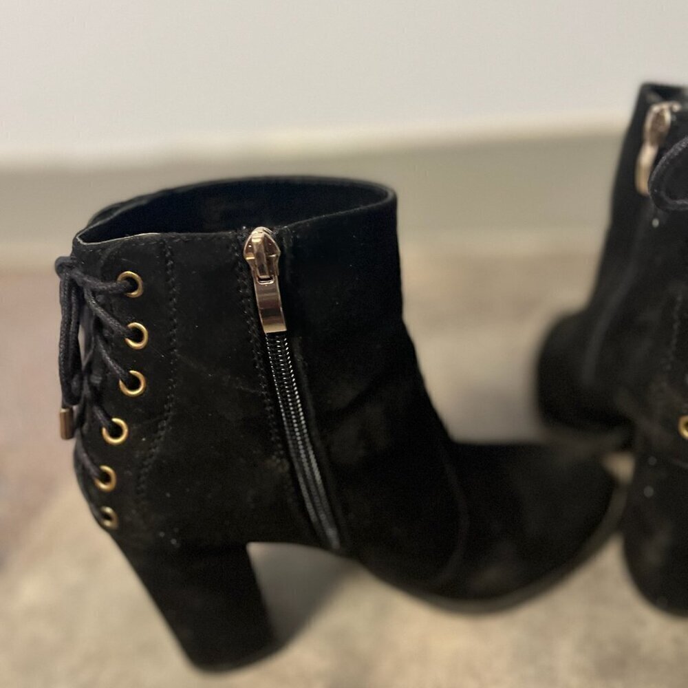 0524-34 Lace Booties - Picture 4 of 4